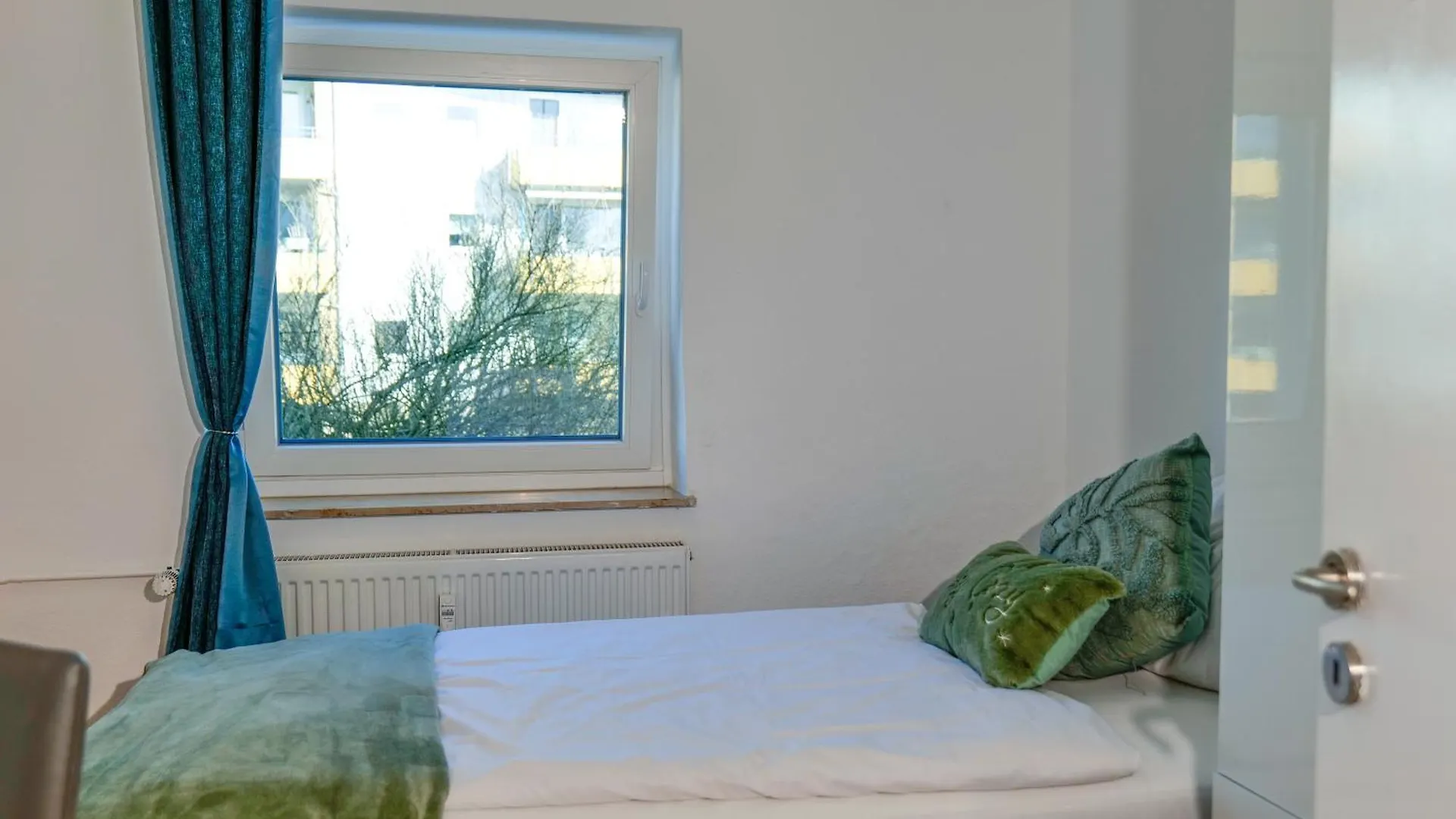 Big 3 Bedrooms Apartment At Ground Floor 汉诺威