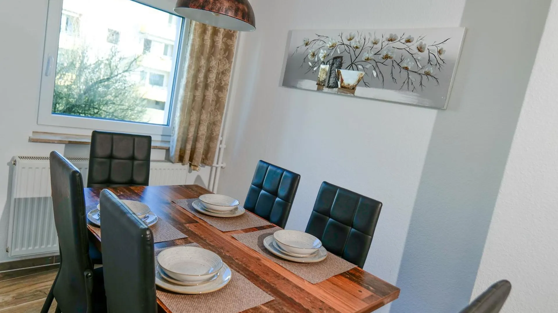 Big 3 Bedrooms Apartment At Ground Floor 汉诺威