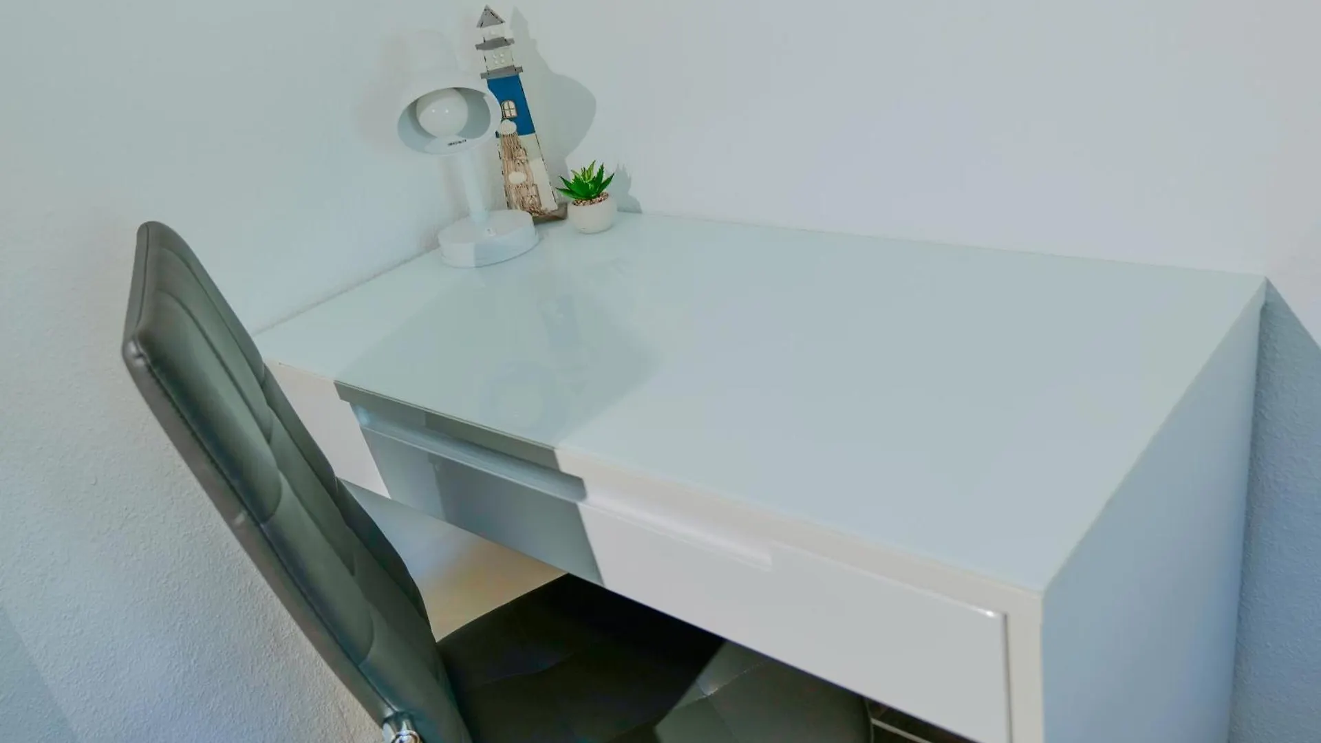 Big 3 Bedrooms Apartment At Ground Floor 汉诺威