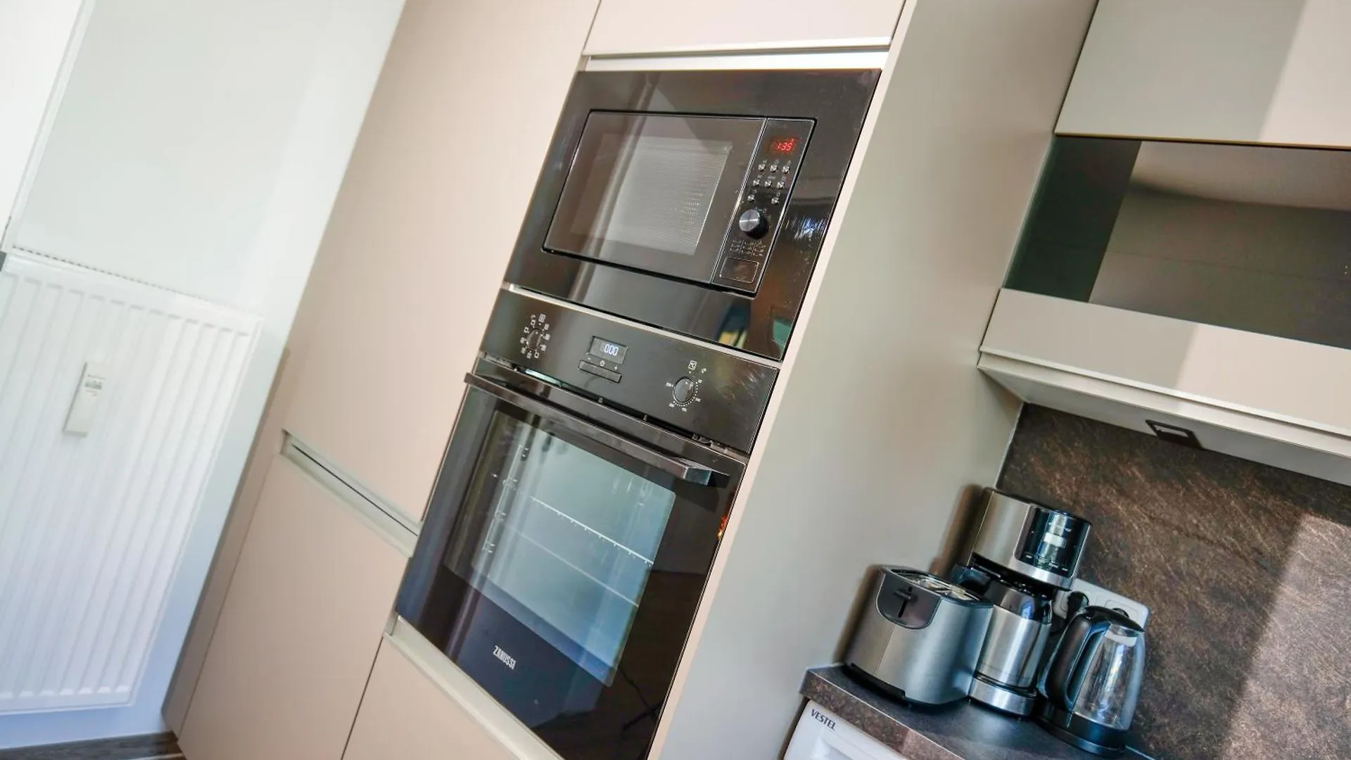 Big 3 Bedrooms Apartment At Ground Floor Hanóver Alemania