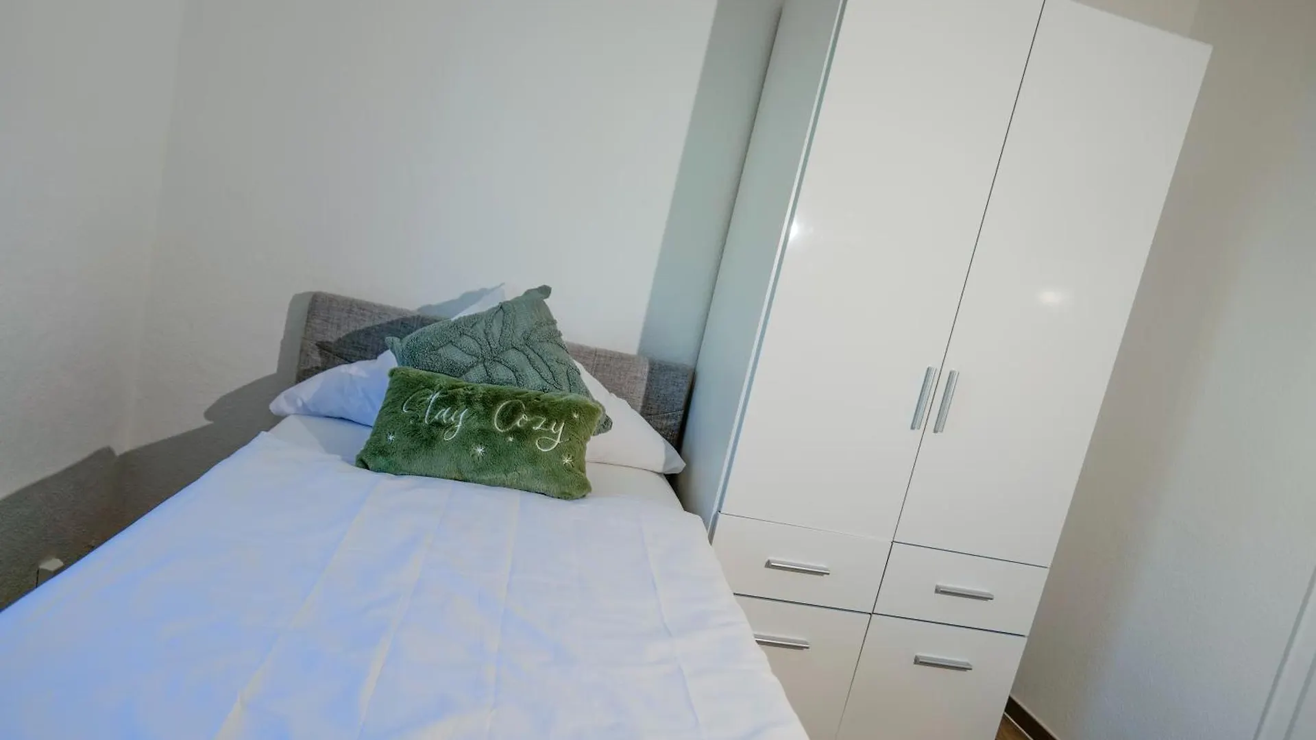Big 3 Bedrooms Apartment At Ground Floor Hanóver