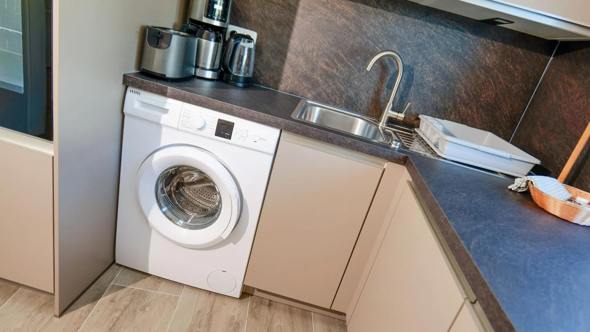Big 3 Bedrooms Apartment At Ground Floor Hanóver Alemania