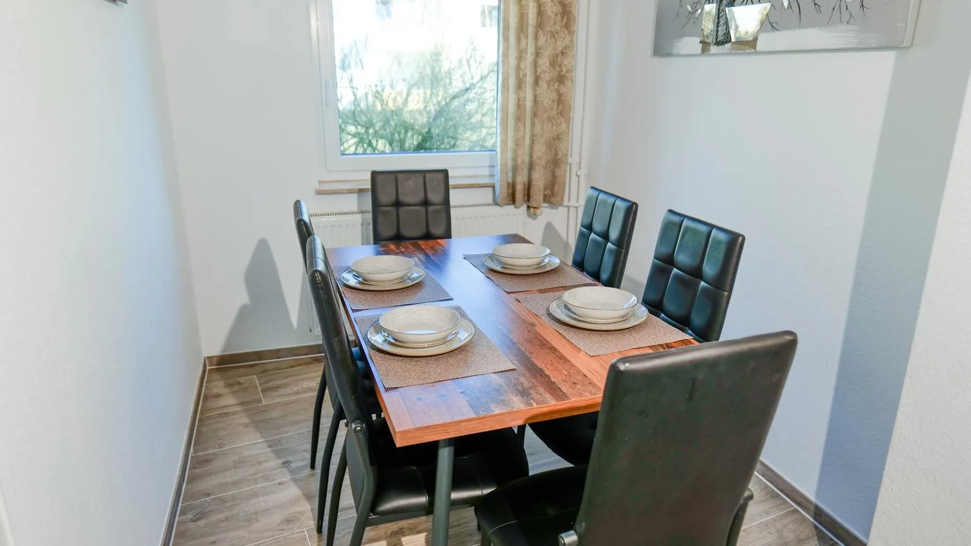 Big 3 Bedrooms Apartment At Ground Floor Hanóver